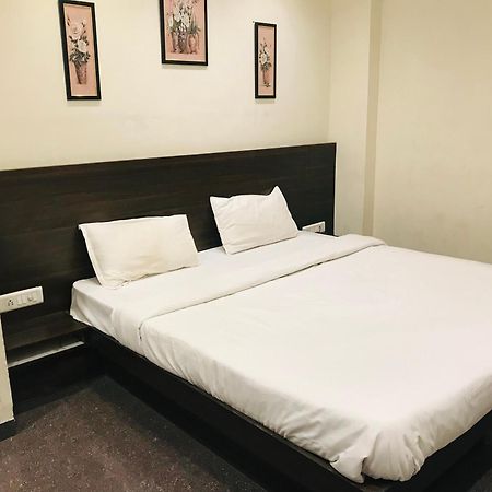 Hotel Divine Indore Eksteriør billede