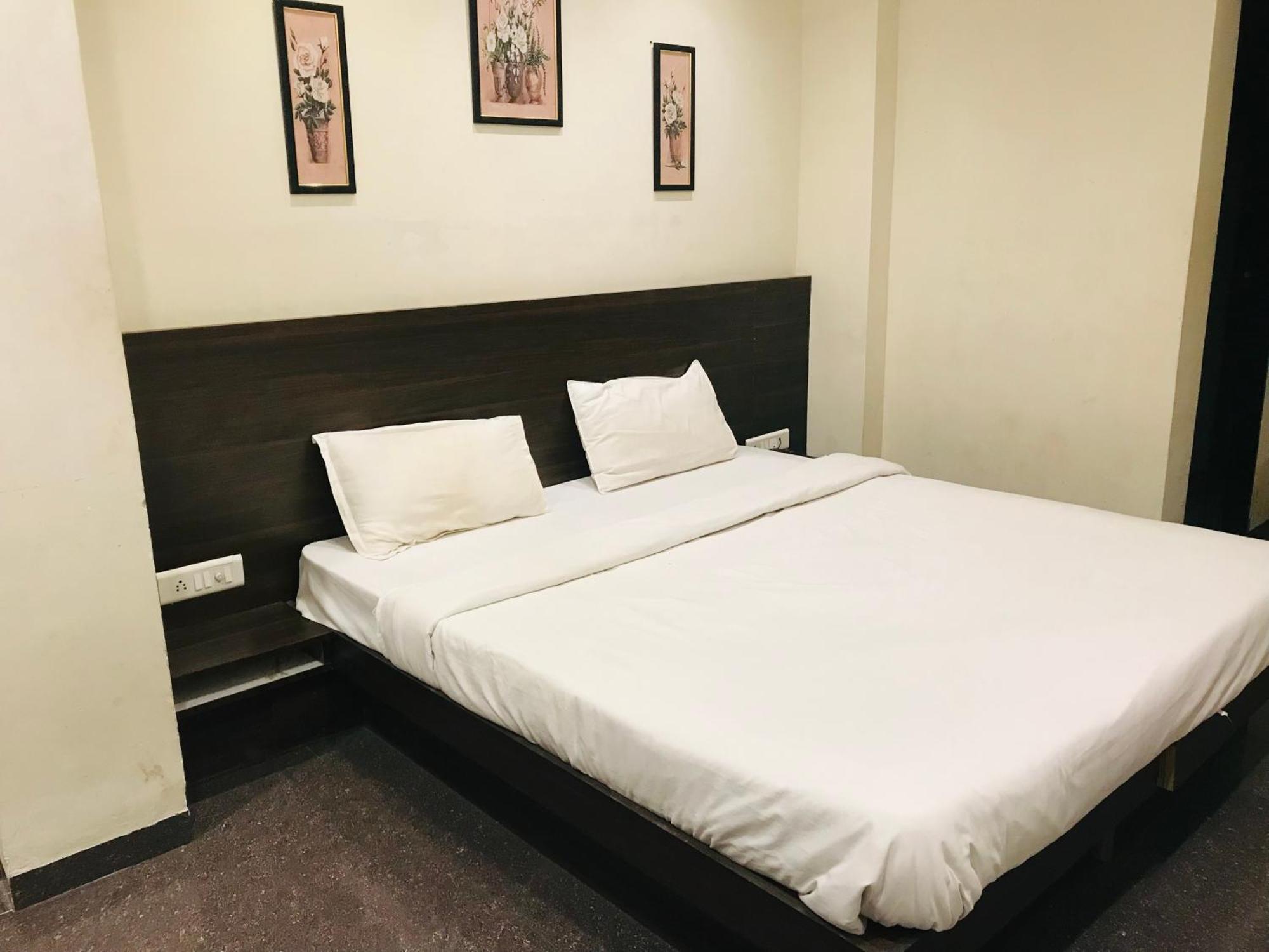 Hotel Divine Indore Eksteriør billede